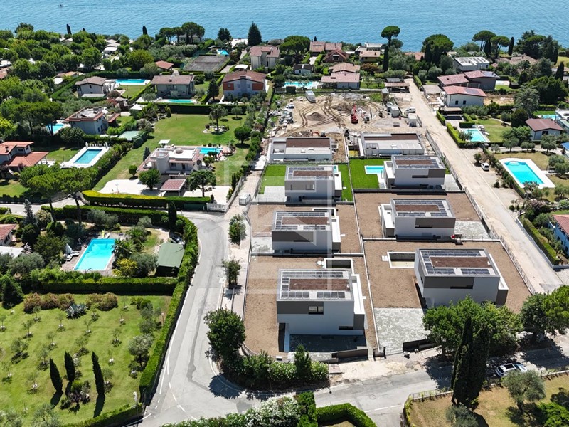 Villa in Vendita a Moniga del Garda, 1'695'000€, 362 m²