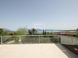 Villa in Vendita a Manerba del Garda, 1'050'000€, 290 m²