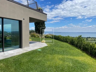 Villa in Vendita a Padenghe sul Garda, 300 m²