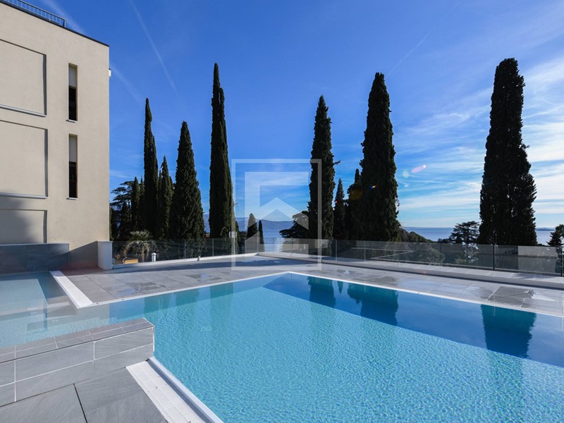 Trilocale in Vendita a Gardone Riviera, 440'000€, 80 m²