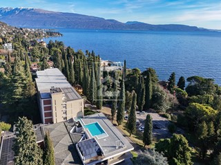 Trilocale in Vendita a Gardone Riviera, 440'000€, 80 m²