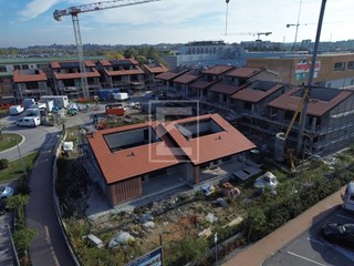 Casa Semi Indipendente in Vendita a Castelnuovo del Garda, 820'000€, 190 m²