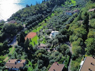 Casa Semi Indipendente in Vendita a Toscolano Maderno, 450'000€, 130 m²