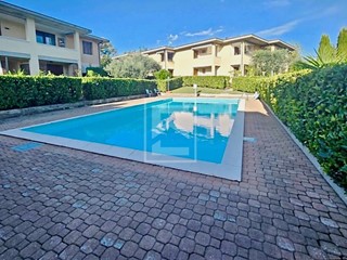 Trilocale in Vendita a Desenzano del Garda, 350'000€, 80 m²