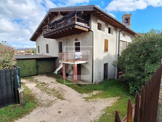Casa Semi Indipendente in Vendita a Puegnago sul Garda, 395'000€, 225 m², con Box
