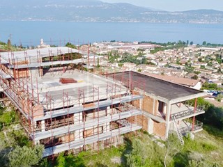 Attico in Vendita a Toscolano Maderno, 1'750'000€, 250 m²