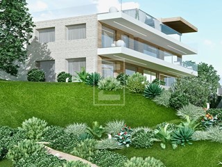 Attico in Vendita a Toscolano Maderno, 2'500'000€, 280 m²