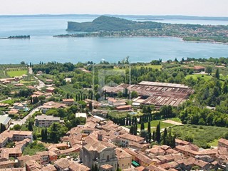 Trilocale in Vendita a San Felice del Benaco, 490'000€, 97 m²