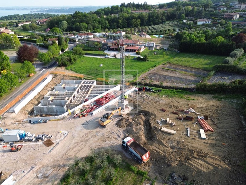 Quadrilocale in Vendita a Soiano Del Lago, 390'000&euro;, 166 m²