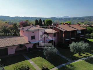 Quadrilocale in Vendita a Soiano Del Lago, 459'000€, 110 m²