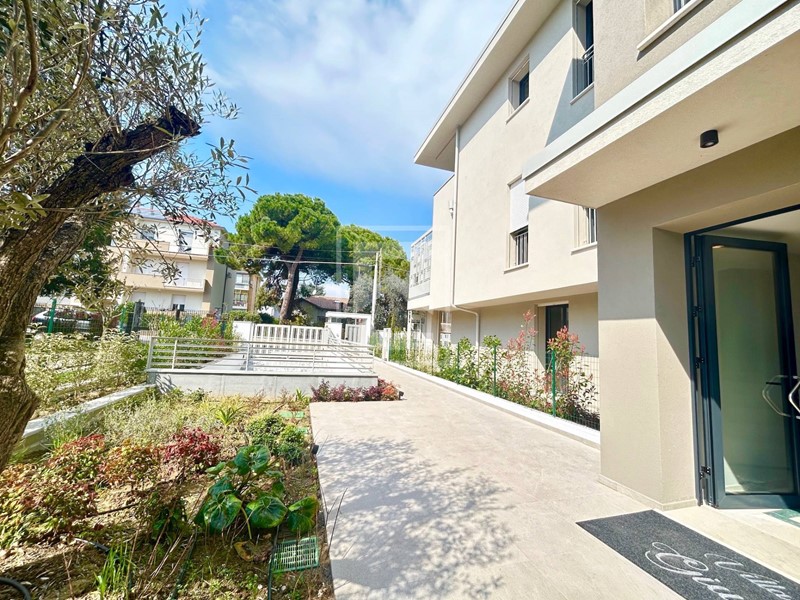 Trilocale in Vendita a Desenzano del Garda, 770'000€, 135 m²