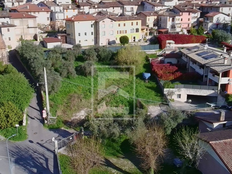 Terreno edificabile in Vendita a Toscolano Maderno, 260'000€, 1430 m²