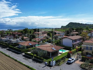 Villa in Vendita a Manerba del Garda, 840'000€, 183 m²