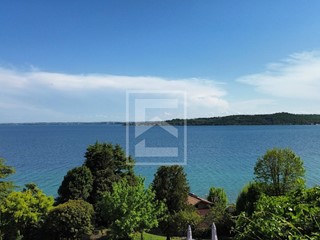 Casa Semi Indipendente in Vendita a Padenghe sul Garda, 990'000€, 190 m²