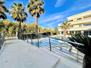 Bilocale in Vendita a Desenzano del Garda, 269'000€, 65 m², con Box