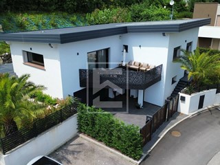 Villa in Vendita a Padenghe sul Garda, 890'000€, 250 m²