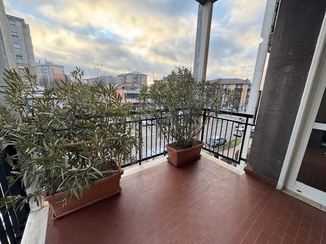 Trilocale in Vendita a Rozzano, 215'000€, 100 m²