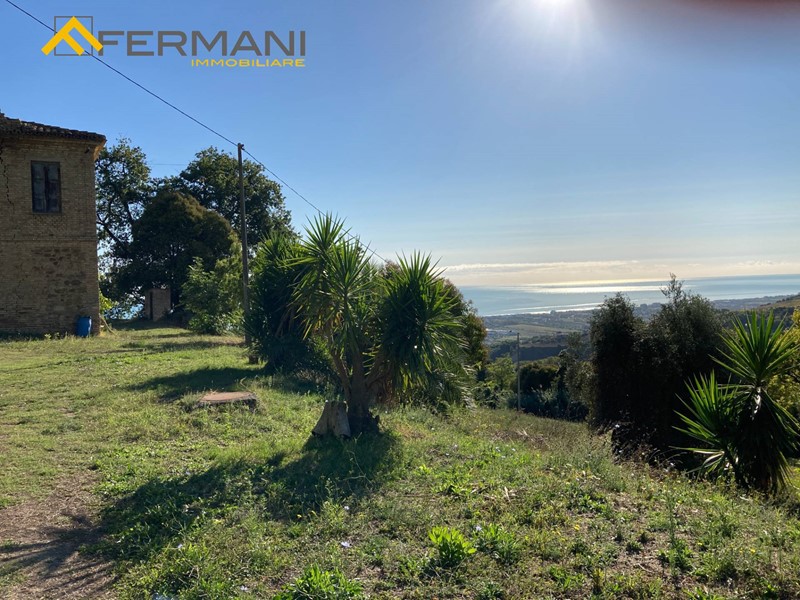 Rustico in Vendita a Colonnella, 230'000€, 220 m²