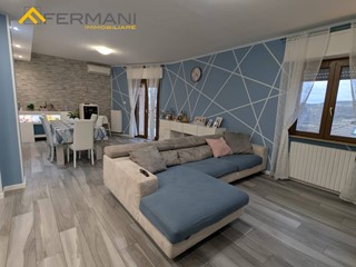 Quadrilocale in Vendita a Folignano, 148'000€, 230 m²