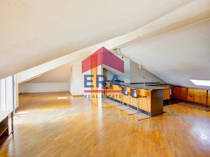 Attico in Vendita a Roma, 125'000€, 86 m²