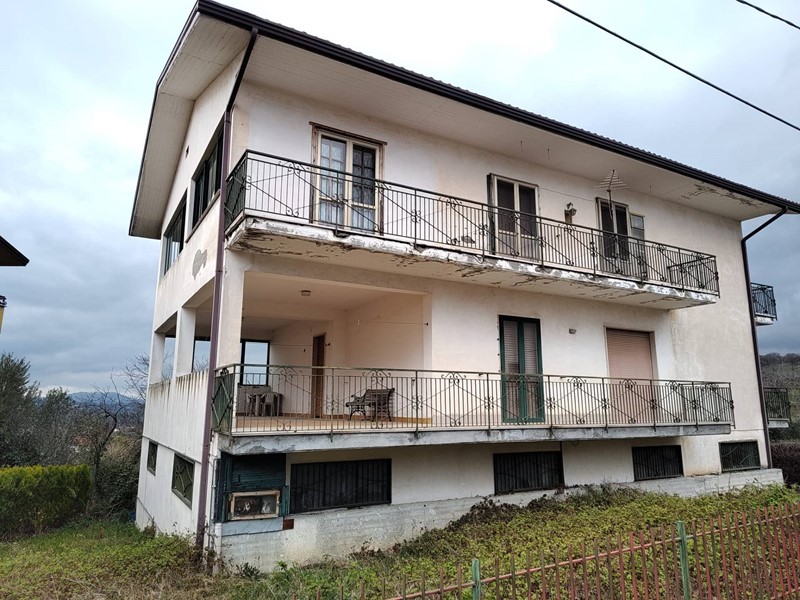Appartamento in Vendita a Mirabella Eclano, 75'000&euro;, 125 m²