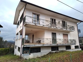 Appartamento in Vendita a Mirabella Eclano, 75'000&euro;, 125 m²