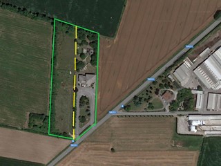 Immobile commerciale in Vendita a Montereale Valcellina, 480'000€, 1160 m²