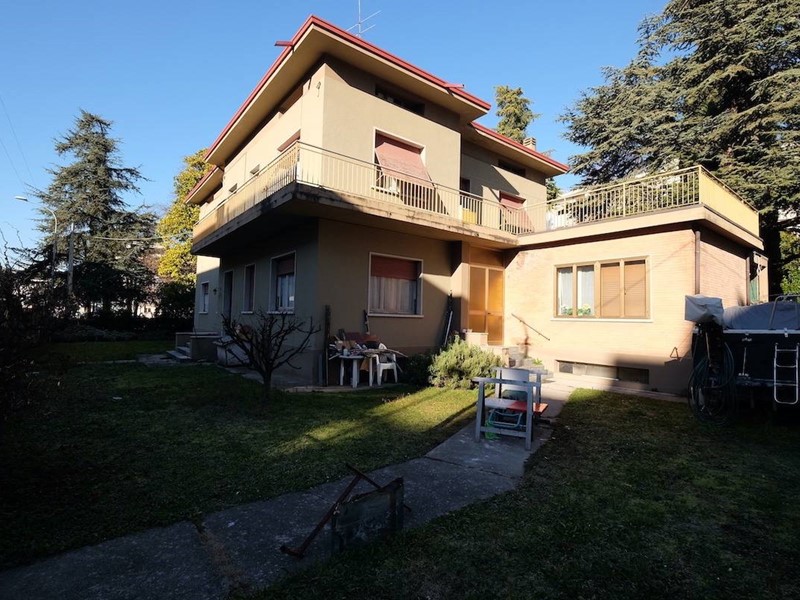 Casa Indipendente in Vendita a Pordenone, 420'000€, 515 m²