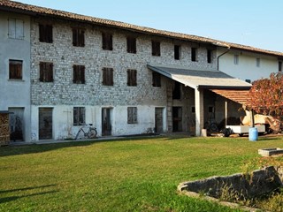 Rustico in Vendita a Cordenons, 89'000€, 333 m²