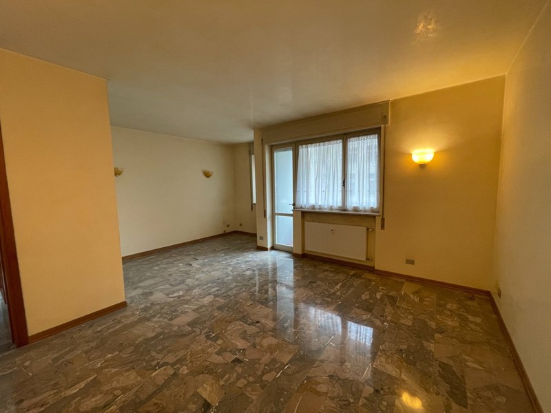 Ufficio in Affitto a Pordenone, 750€, 135 m²