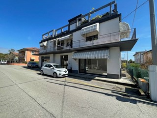 Negozio in Vendita a Cordenons, 50'000€, 75 m²