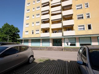 Negozio in Vendita a Pordenone, 120'000€, 166 m²