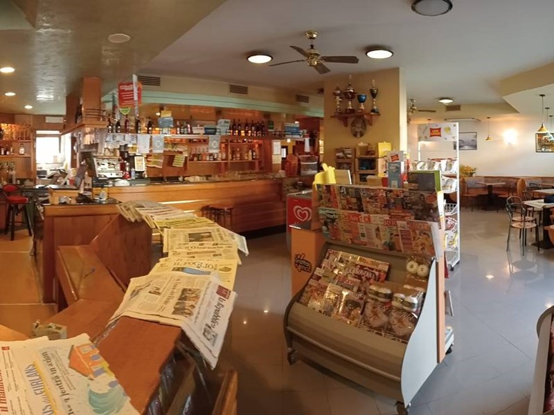 Immobile commerciale in Vendita a Arba, 127'000€, 220 m²