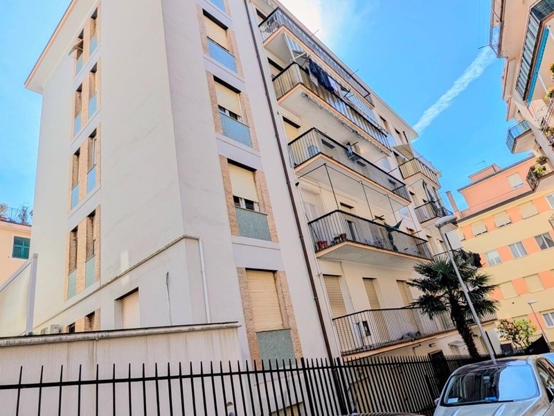 Bilocale in Affitto a Arenzano, 70 m²