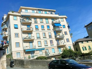 Trilocale in Affitto a Arenzano, 100 m²