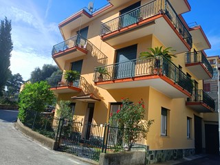 Trilocale in Affitto a Arenzano, 105 m²