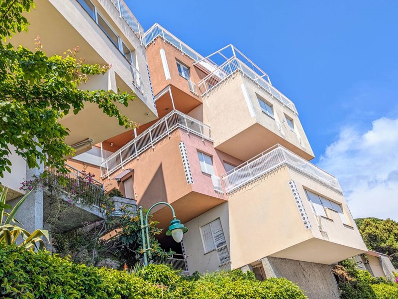 Monolocale in Affitto a Arenzano, 25 m²