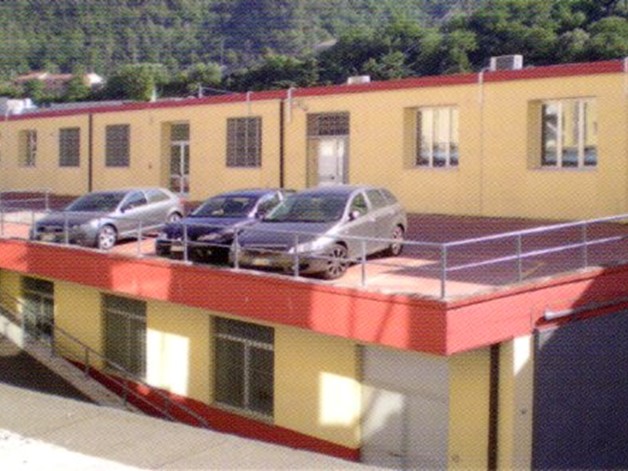 Capannone in Affitto a Arenzano, 250 m²