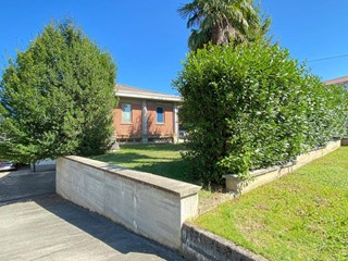 Villa in Vendita a Chiusa di Pesio, 140'000€, 80 m²