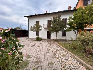 Villa in Vendita a Pianfei, 210'000€, 312 m²