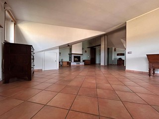 Appartamento in Vendita a Peveragno, 119'000€, 148 m²