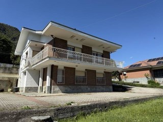 Villa in Vendita a Piossasco, 330'000€, 226 m²