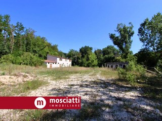 Immobile commerciale in Vendita a Matelica, 60'000&euro;, 10000 m²