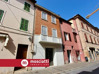 Casa Indipendente in Vendita a Matelica, 130'000&euro;, 91 m²