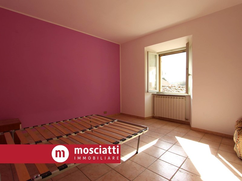 Monolocale in Vendita a Esanatoglia, 20'000&euro;, 55 m²