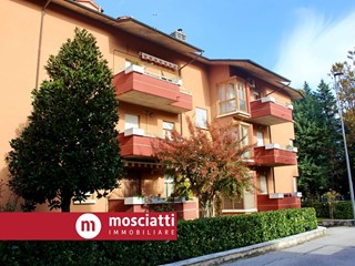 Villa in Vendita a Matelica, 128'000&euro;, 141 m²