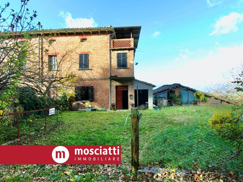 Casa Indipendente in Vendita a Cerreto d'Esi, 65'000€, 126 m², con Box