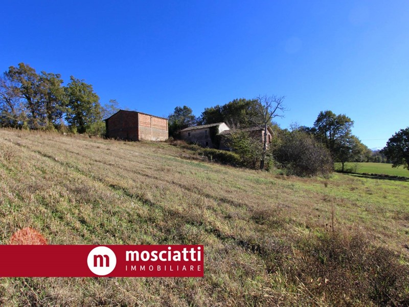 Rustico in Vendita a Matelica, 165'000&euro;, 251 m²