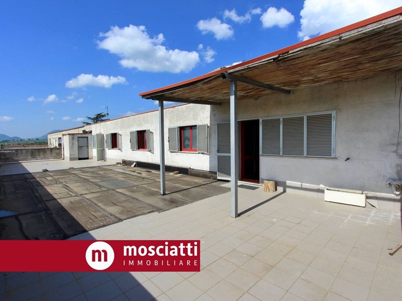 Attico in Vendita a Matelica, 88'000&euro;, 207 m²