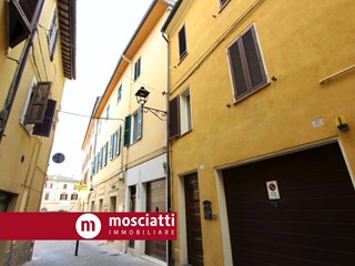 Appartamento in Vendita a Matelica, 59'000&euro;, 100 m²